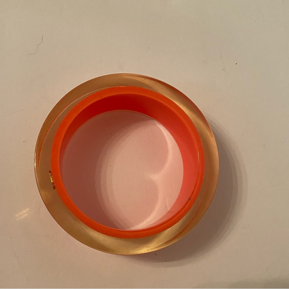 KATE SPADE BRACELET BANGLE ORANGE CLEAR LUCITE GOLD SPADE ONE SIZE OS SLIP ON - Picture 8 of 9